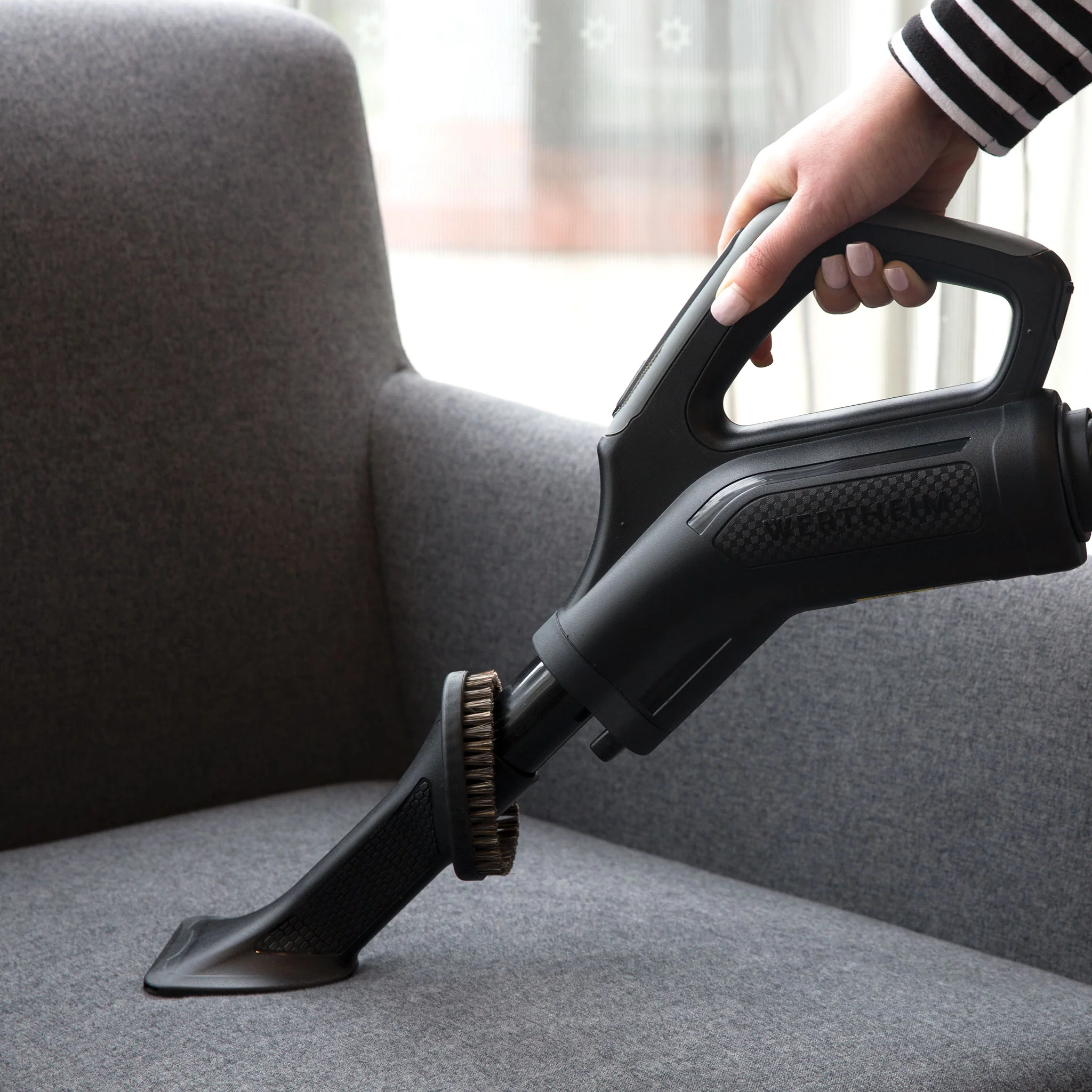 Wertheim 7 Series Bagged Vacuum Cleaner - Image 4